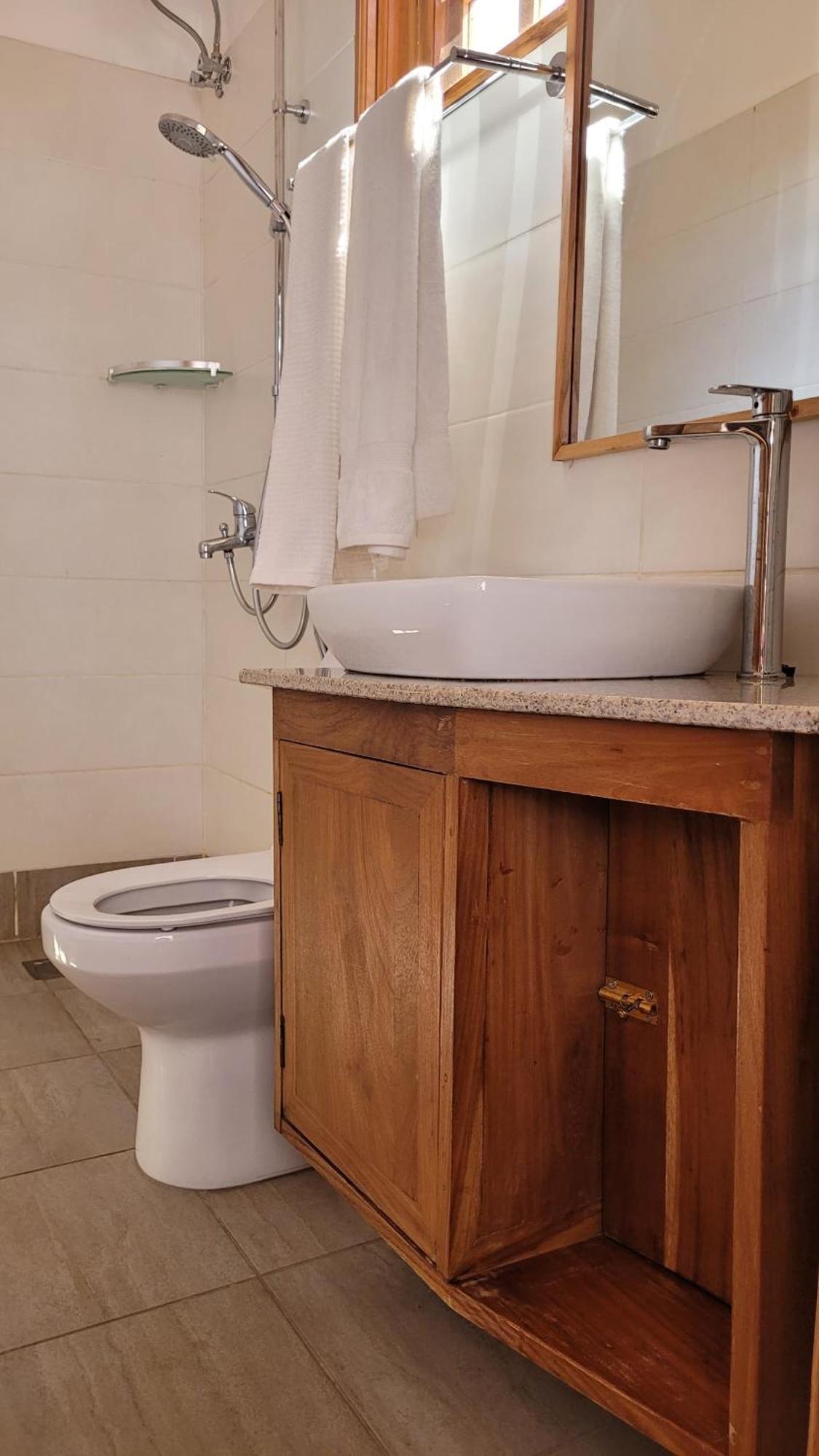 Babylon Lodge Marangu Екстериор снимка
