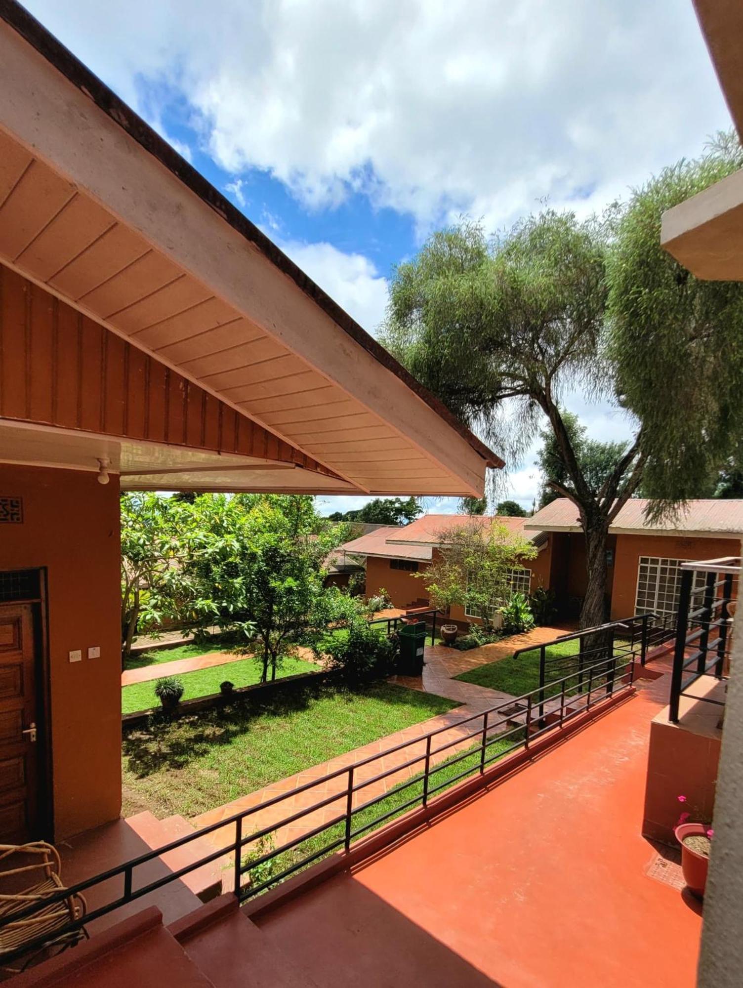 Babylon Lodge Marangu Екстериор снимка