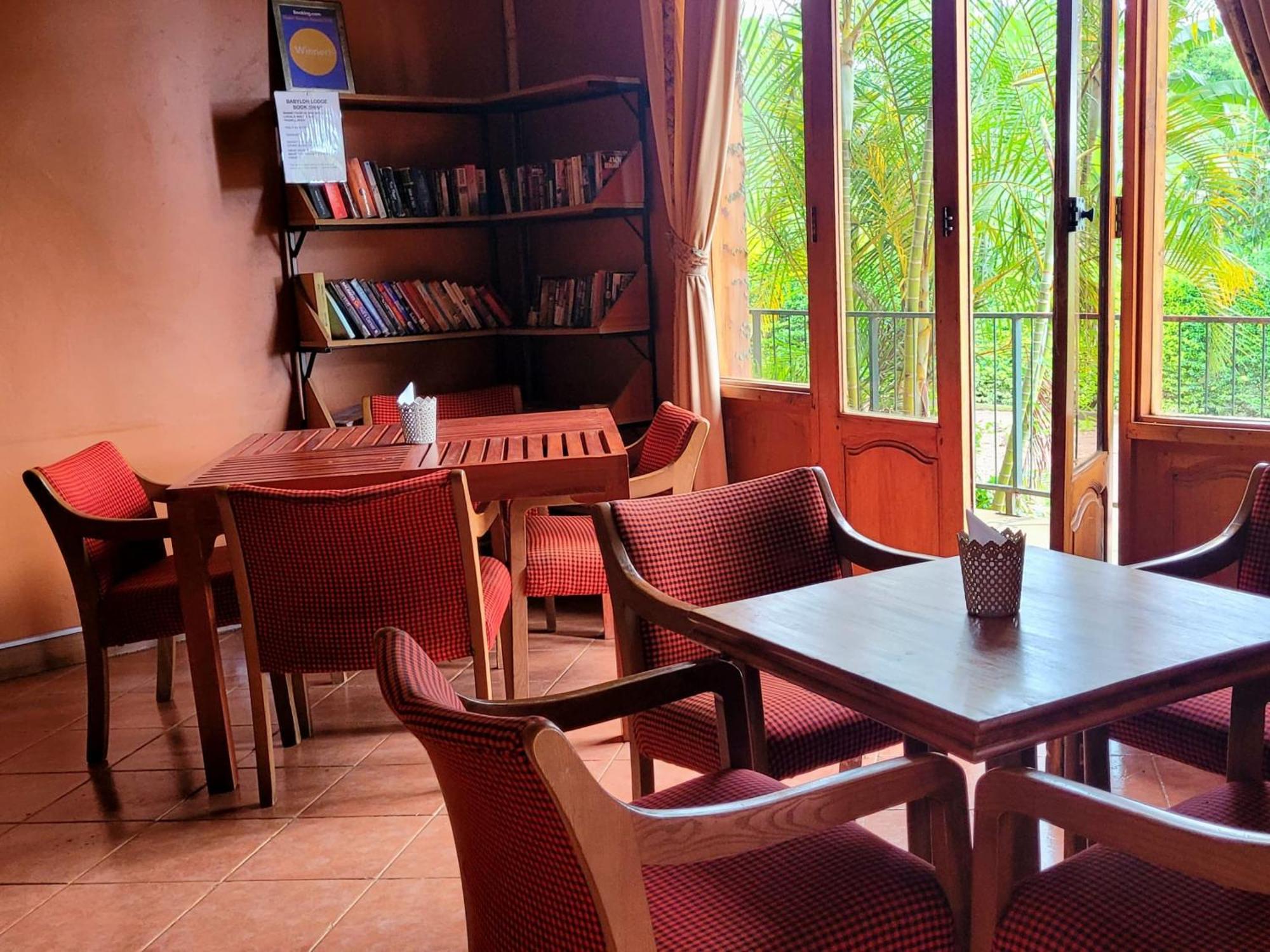 Babylon Lodge Marangu Екстериор снимка